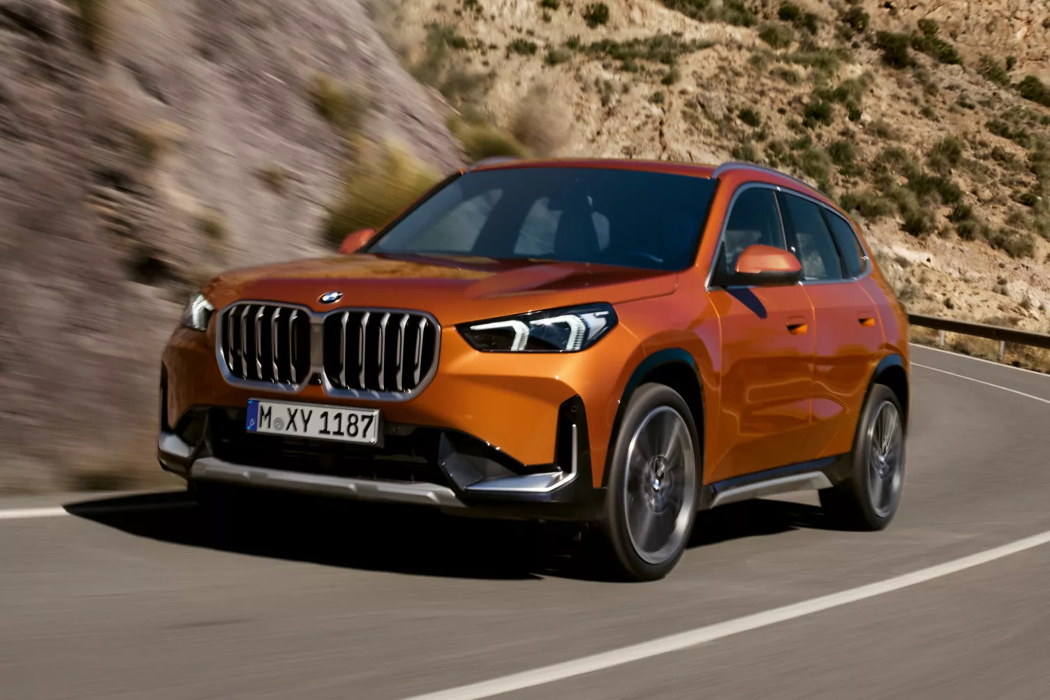 【なぜ安い？】BMW X1の中古車が手頃な理由と失敗しない賢い選び方を解説！